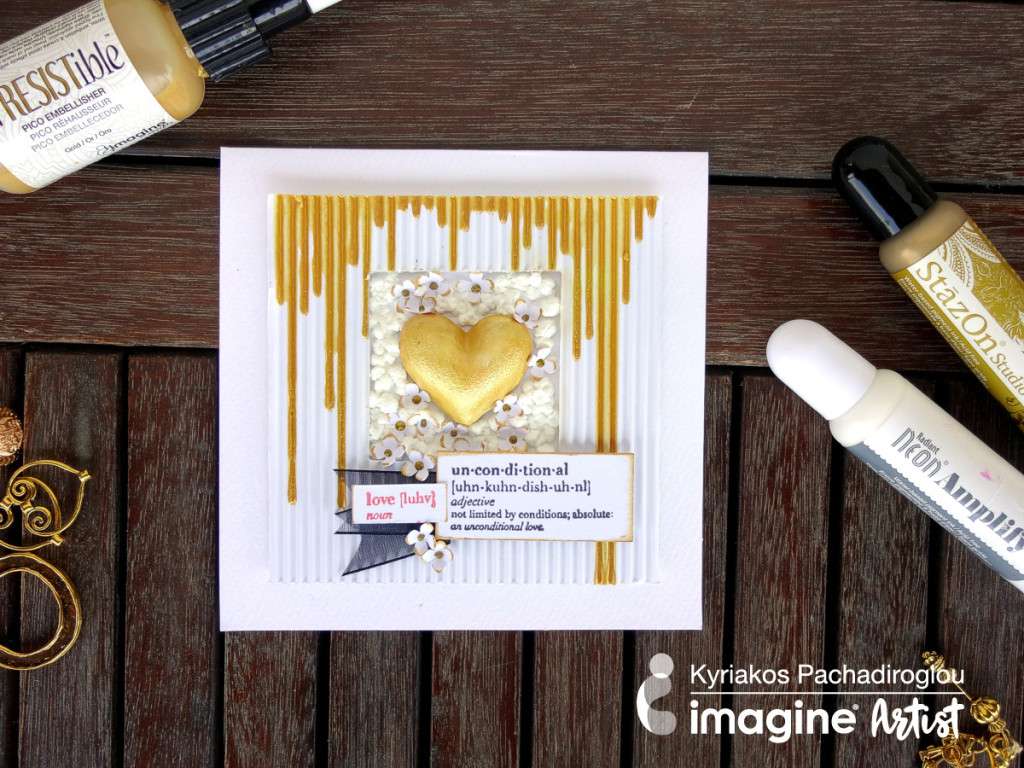 黄金的心包围纸花婚礼卡片