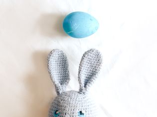 蓝兔子针织玩具