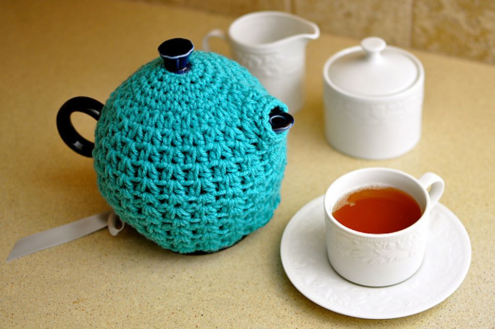 茶壶钩针舒适和茶杯