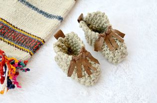 Beginner Knit Baby Moccasins
