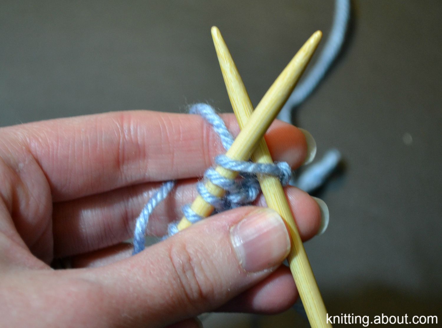 学习如何编织与大陆风格的针织。