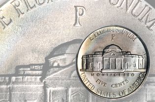 1942年到1945年间铸造的杰斐逊战争镍币。