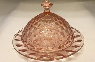 1929-1933，立方体或立体派粉色压抑玻璃黄油盘