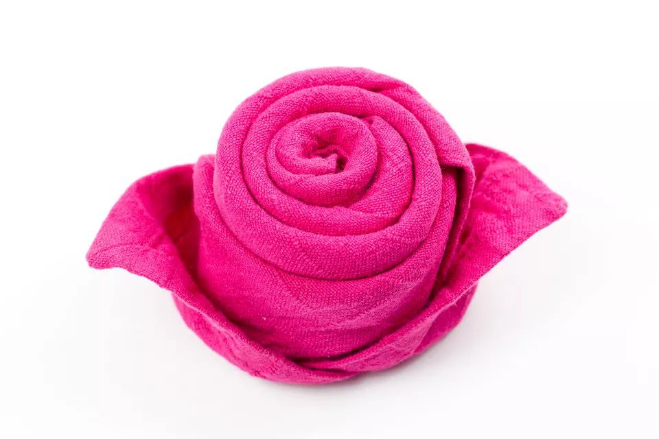 餐巾的玫瑰