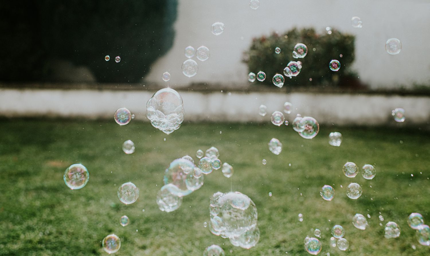 泡沫在空中