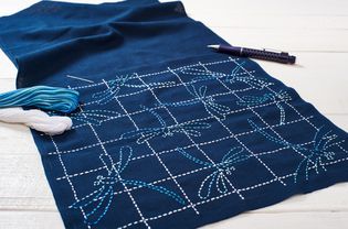 The traditional technique of Japanese embroidery is sashiko, dragonflies