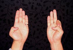 如何设置你的手为拇指魔术