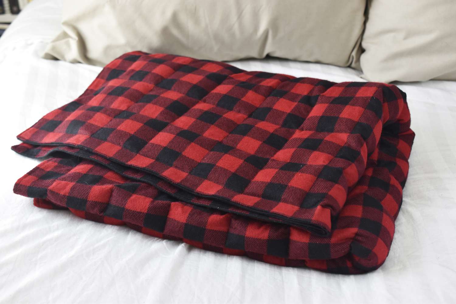 红黑相间的毛毯