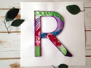 字母R羽毛状的字母组合