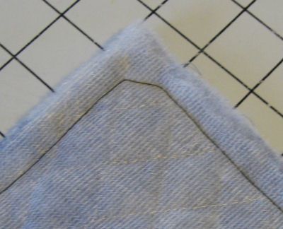 防止枕头边角凸出的缝纫方法