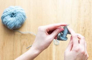 女人编织