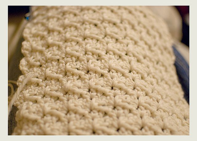 crochet-scarf-repeating-pattern.jpg