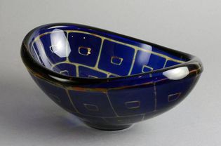 拉文纳碗(Ravenna Bowl)，斯文·帕姆奎斯特(Sven Palmqvist)为瑞典奥尔弗雷斯(orefors)制作，1960年