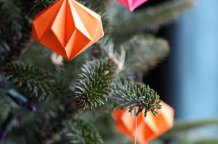 origami-diamond-ornaments.jpg