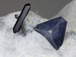 硅酸钡钛矿矿物