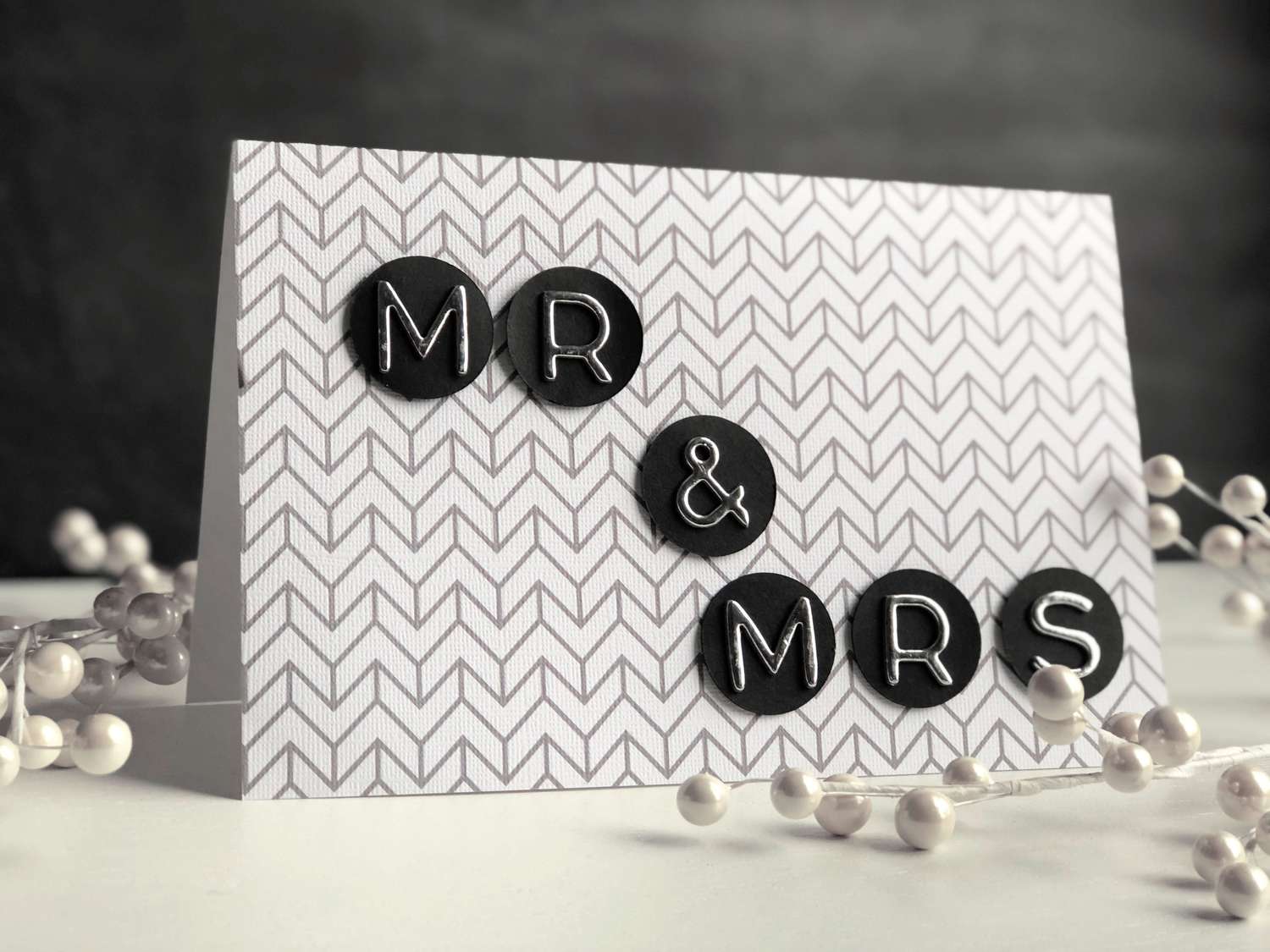 黑色、灰色、和白色DIY婚礼卡片
