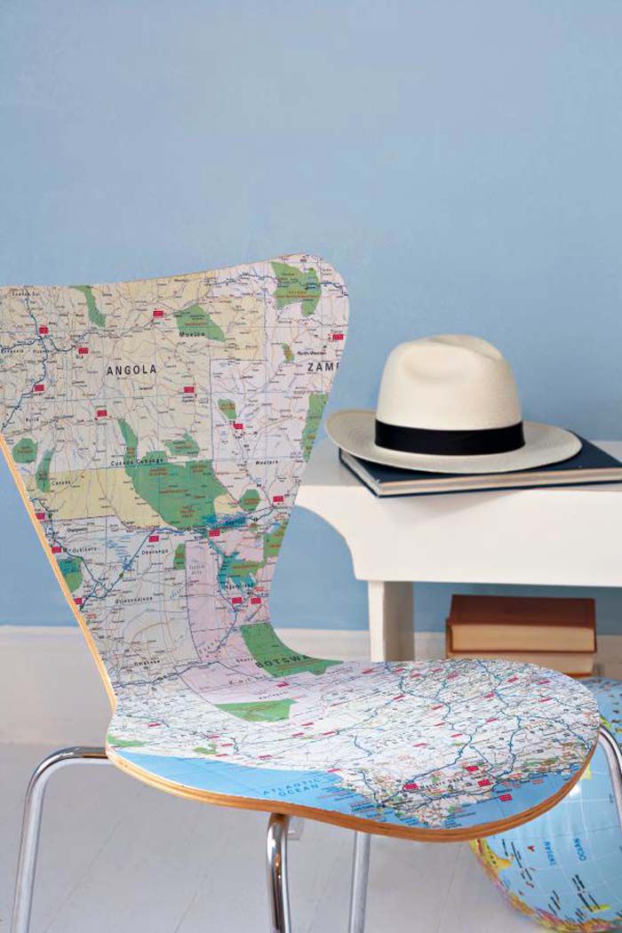 剪纸装饰地图的椅子