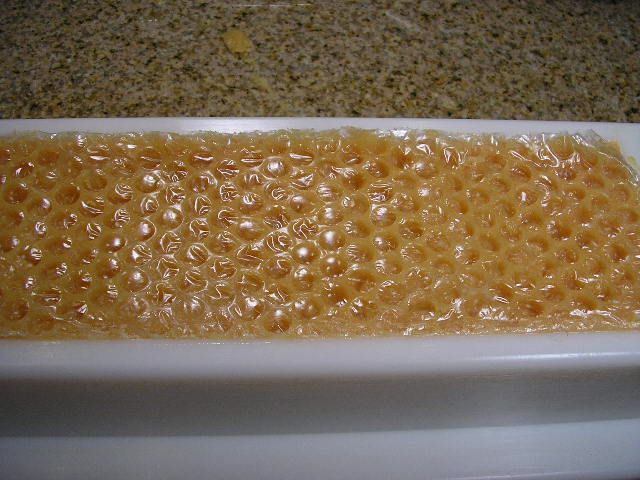在生肥皂上覆盖一层气泡膜