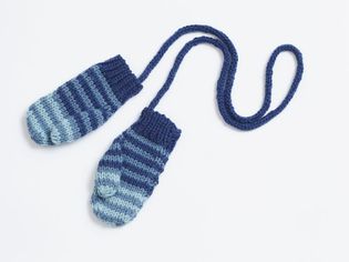 手工编织的手套为您的孩子