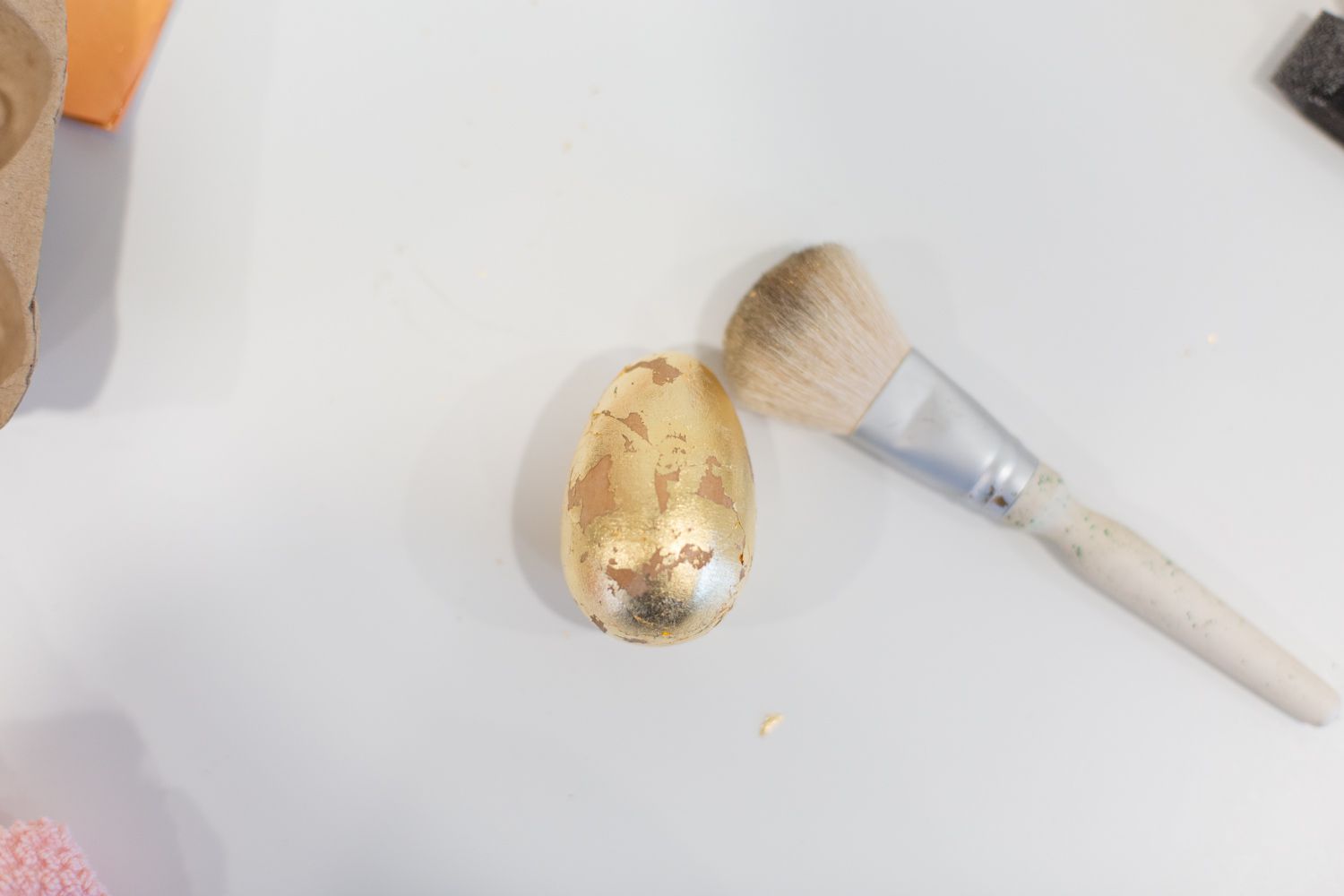 抛光的金箔复活节彩蛋