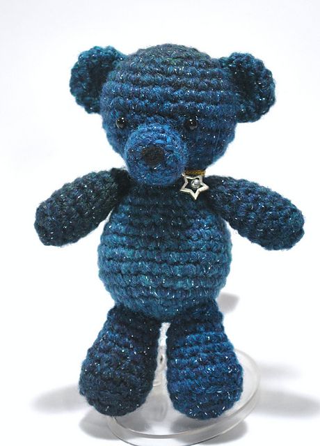 蓝色泰迪熊免费钩针图案