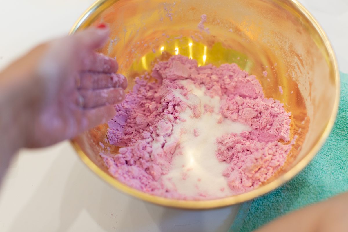 Adding Citric Acid to Create Homemade Fizzy Bath Bombs