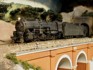 一双2-rail PRR蒸汽机车代表2-rail O布局与规模的细节和现实设备