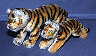 Steiff Prowling Tigers