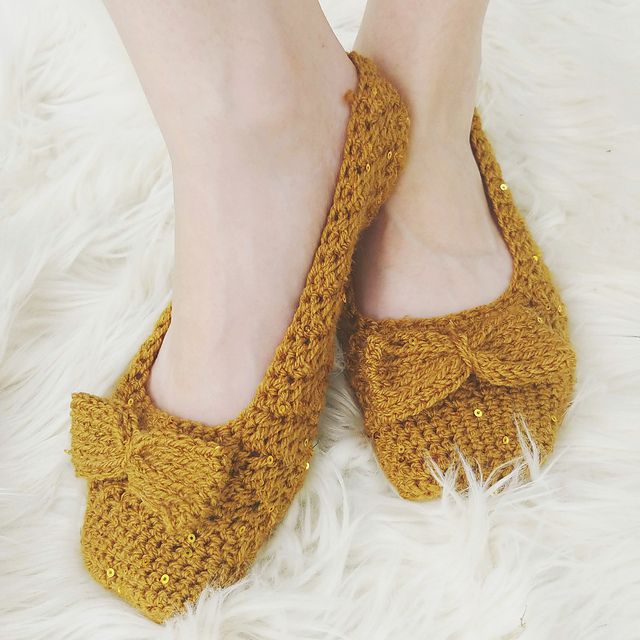Crochet Slippers with Bow