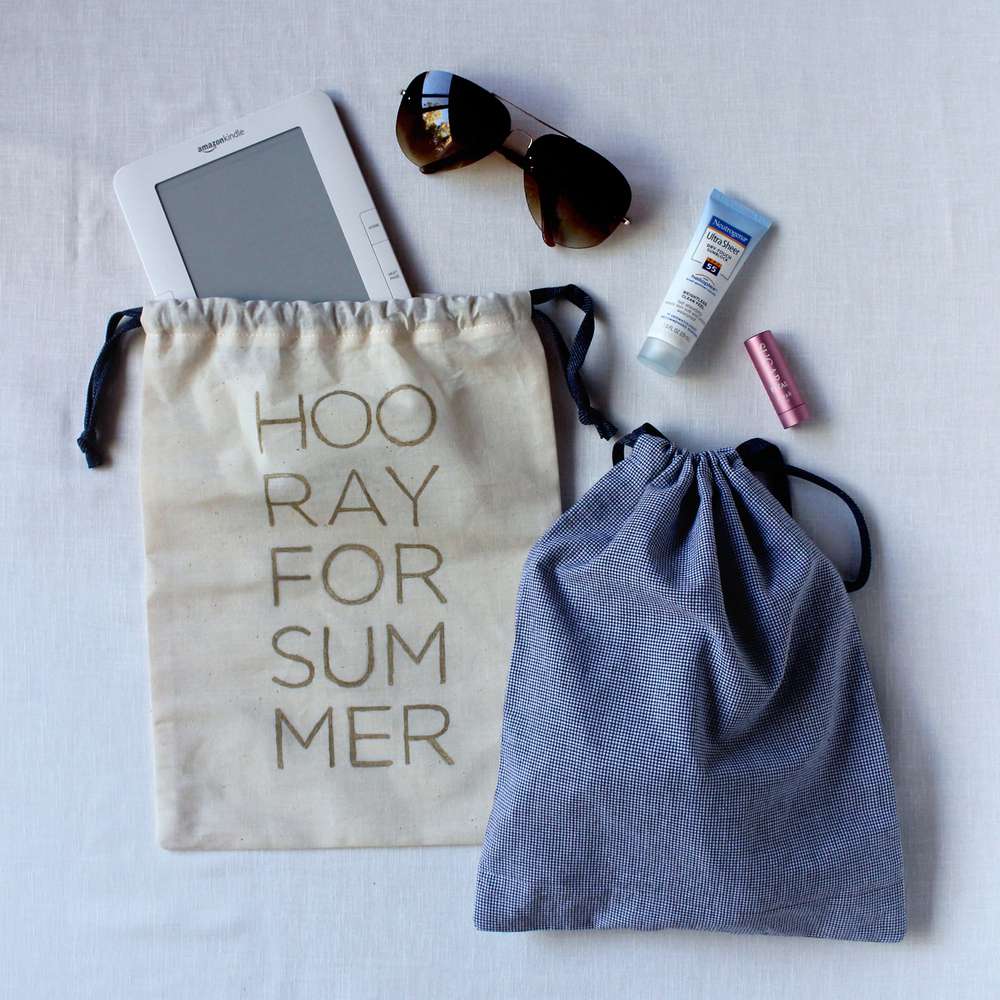 拉绳旅行袋，太阳镜和配件