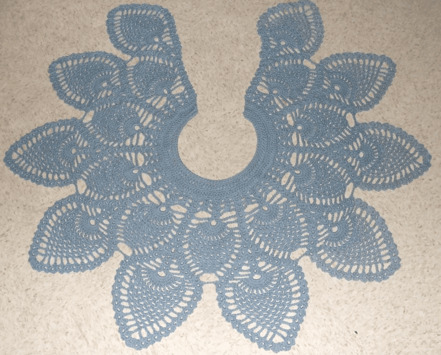 菠萝桌巾披肩自由钩针图案