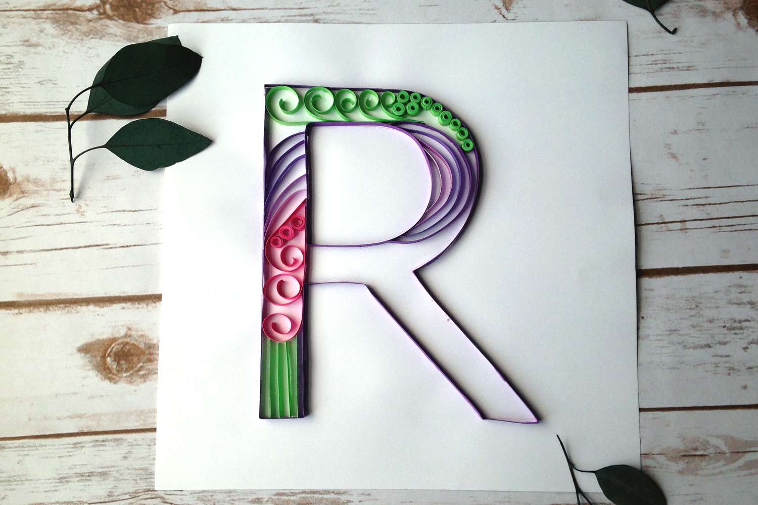 半成品的字母R