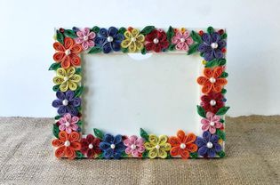 quilled flower photo frame