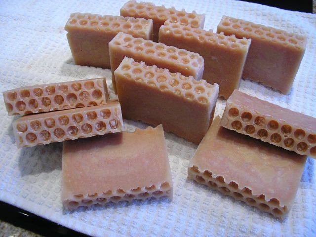 用蜂蜡和蜂蜜制成的肥皂