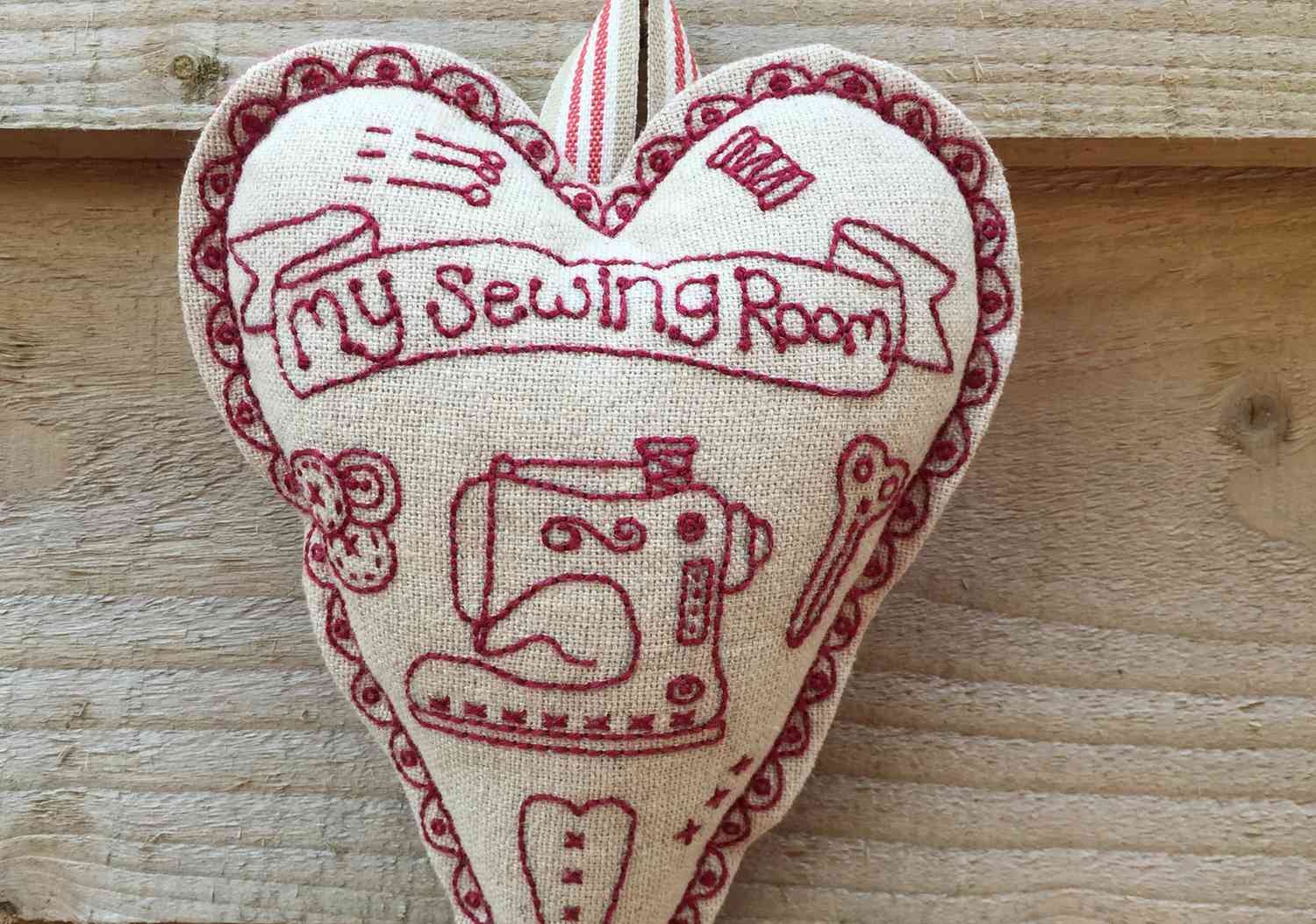 Redwork缝纫室心脏工具包
