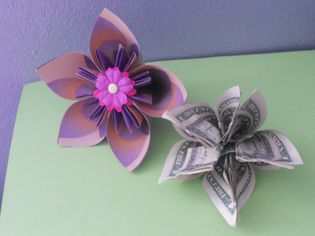 钱折纸Kusudama花