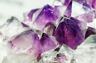 紫水晶,2月的诞生石