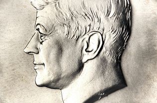 约翰·肯尼迪(John F. Kennedy)肖像特写，印在1964年的半美元纸币上
