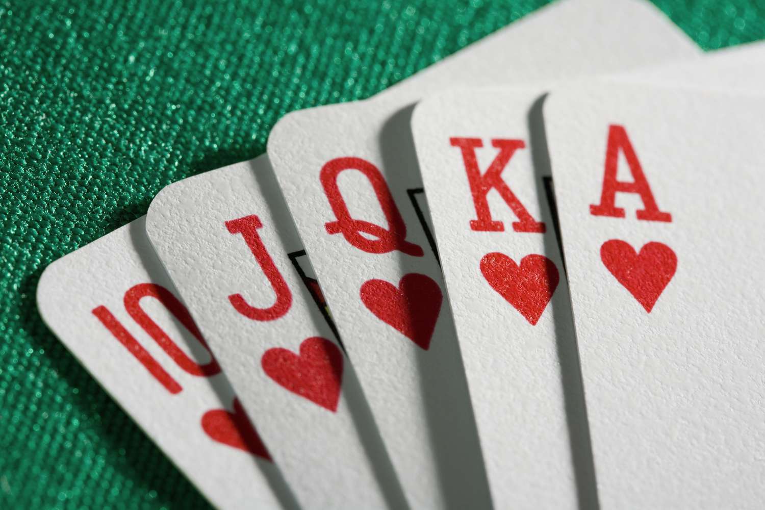 扑克牌是一副大红心