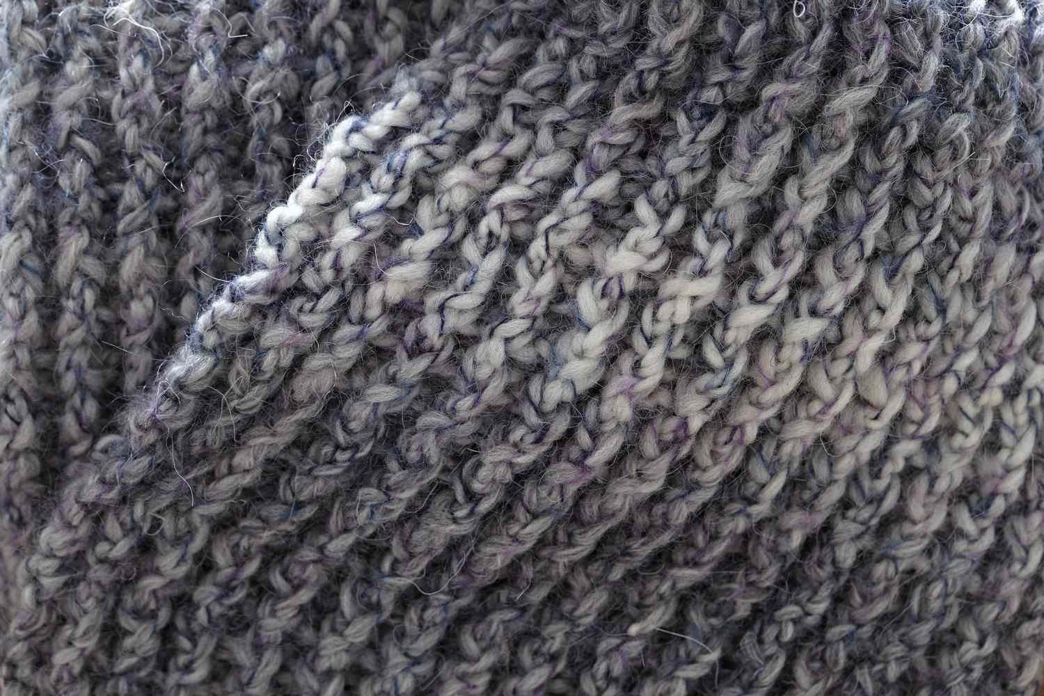 Purple-grey,肋骨钩针针围巾,特写
