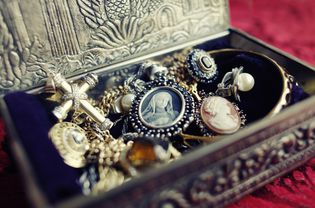 Vintage jewelry box