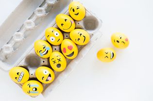 emoji easter eggs decorating