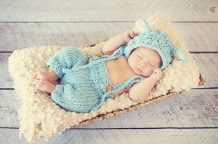 Baby crochet outfit