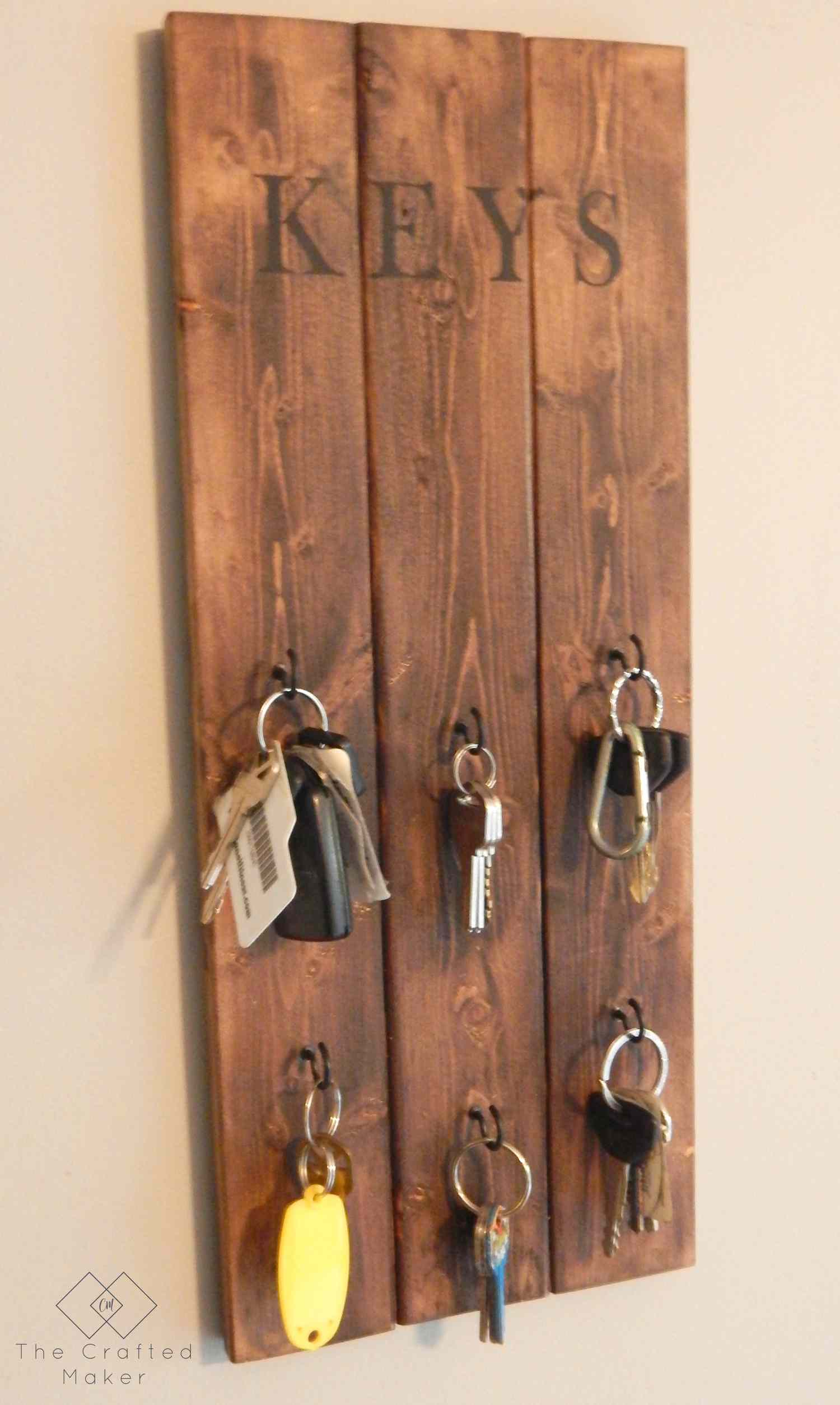 简单的木头钥匙扣