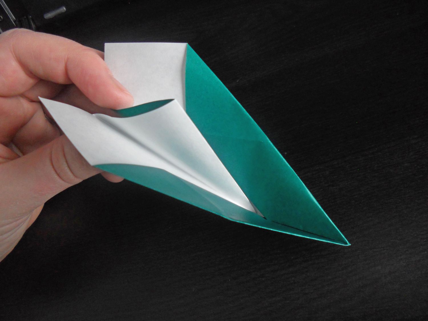 简单的纸飞机的尾巴