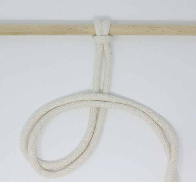 用两条绳子形成一个环