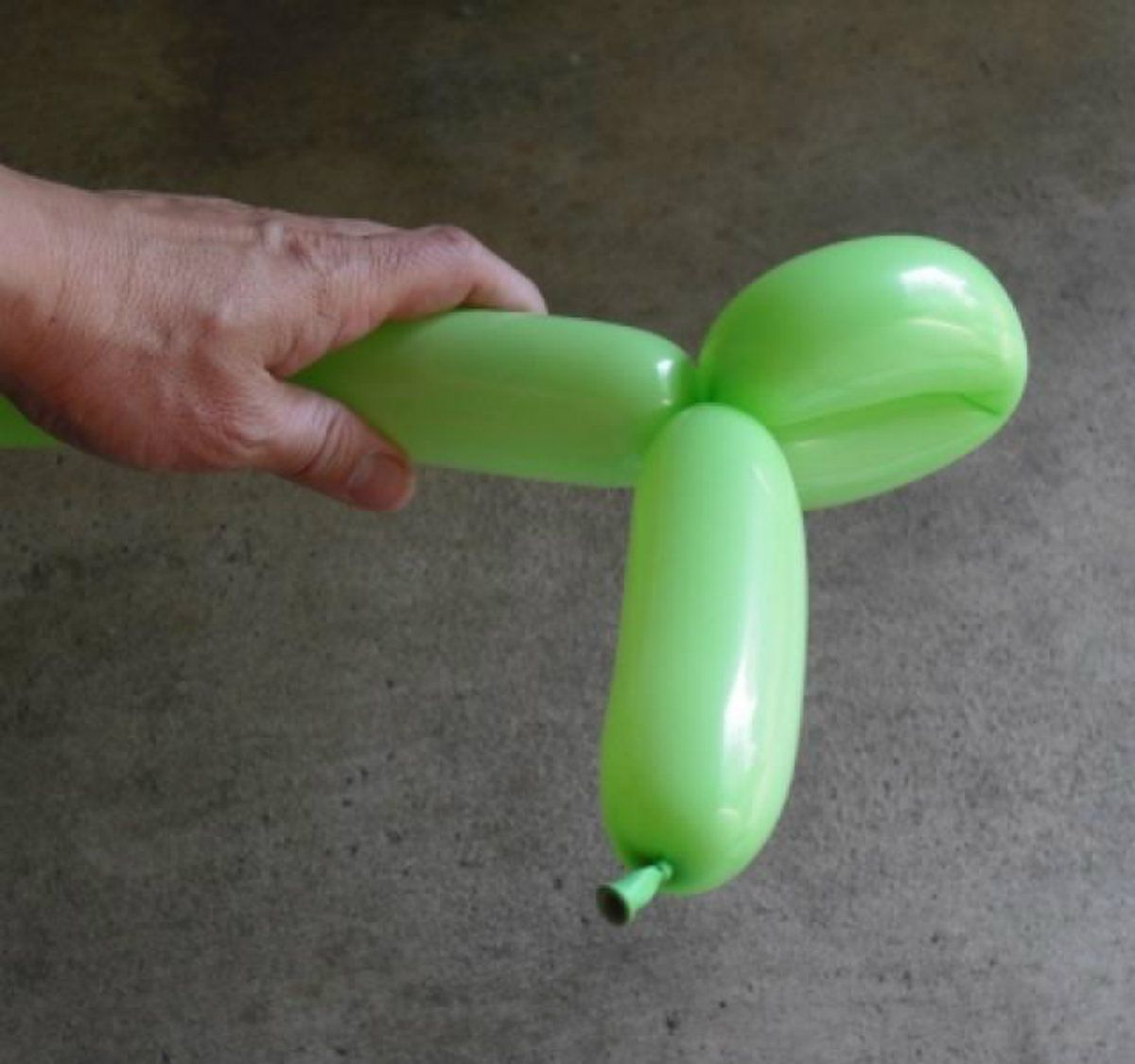 绿色气球扭曲