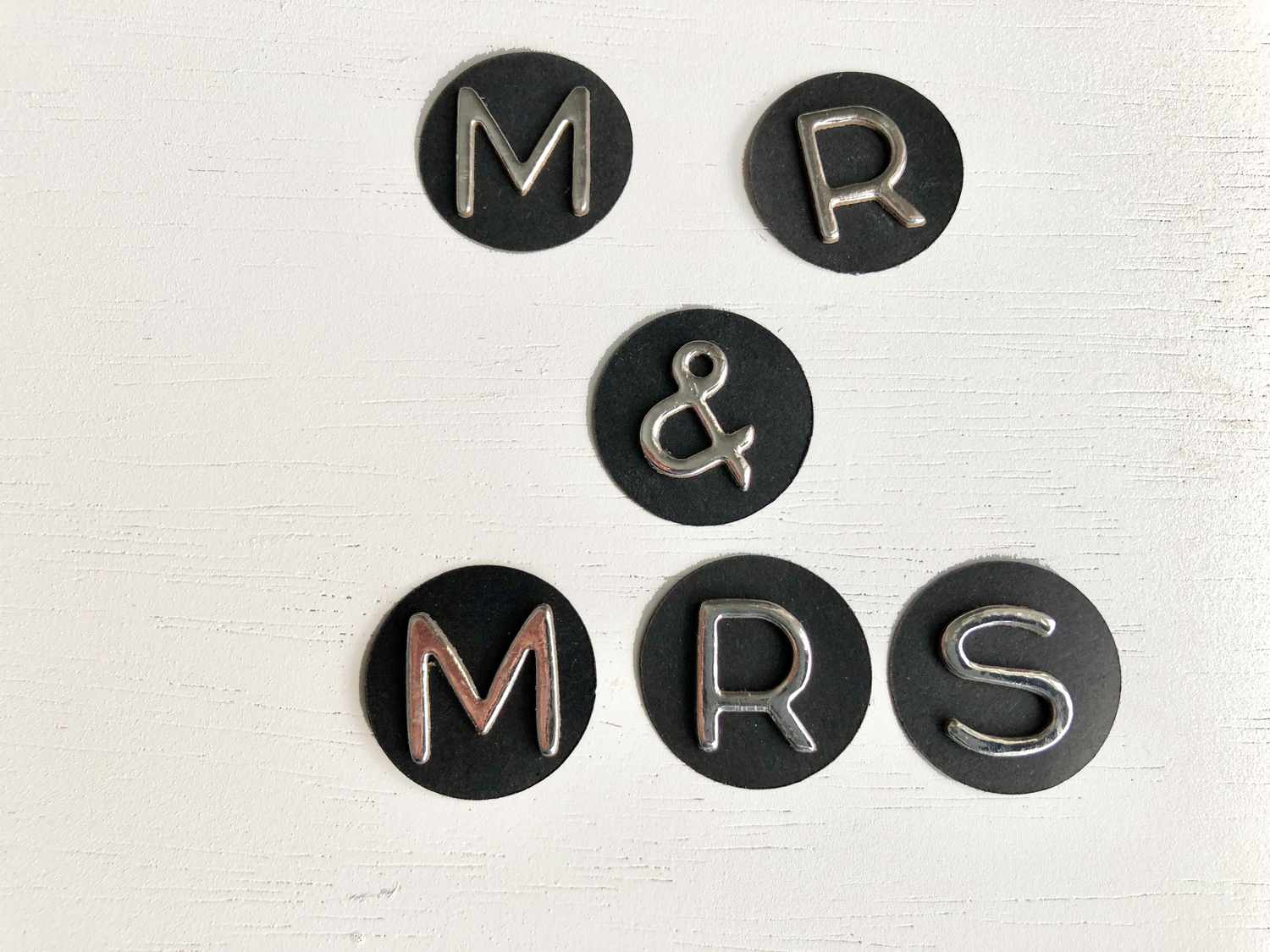 黑纸光盘如果字母拼写先生和太太