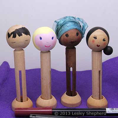 选择画衣夹娃娃的脸和头发为一系列的表情和国籍。