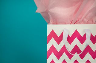pink chevron gift bag